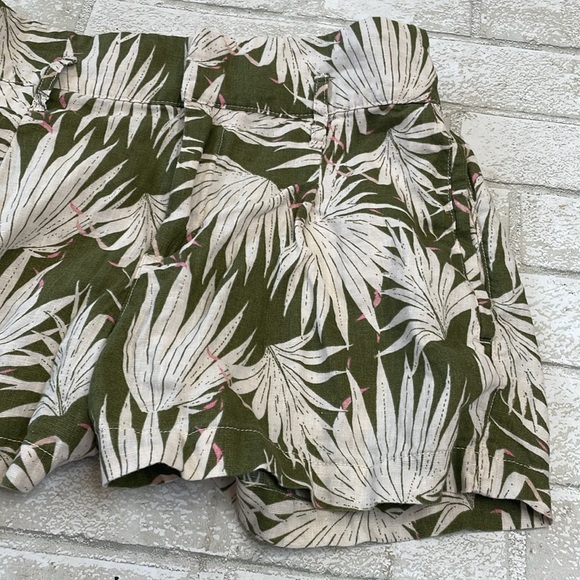 Tahari tropical linen shorts - Picture 2 of 7